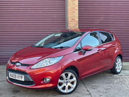 FORD FIESTA 1.4 Titanium