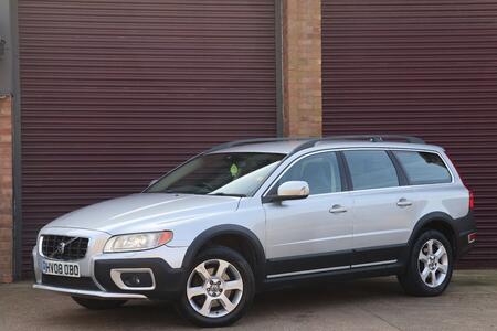 VOLVO XC70 2.4 D5 SE Lux 