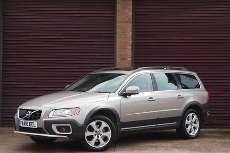 VOLVO XC70 2.4 D5 SE Lux