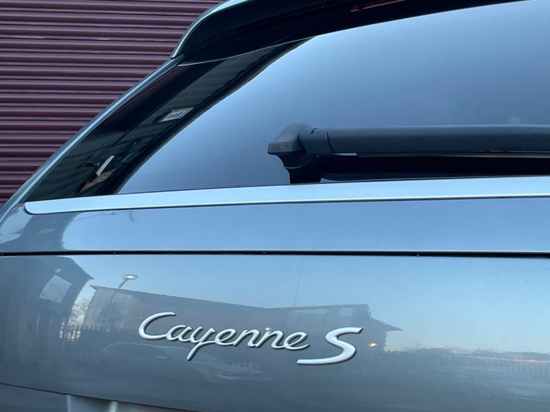 PORSCHE CAYENNE