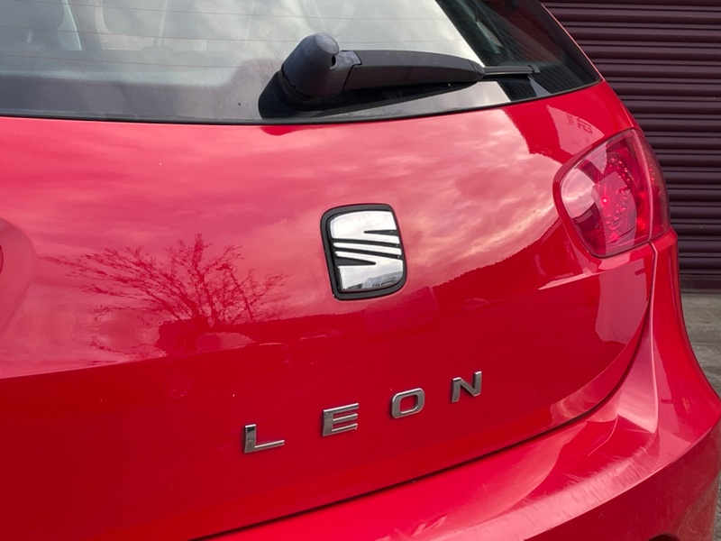 SEAT LEON