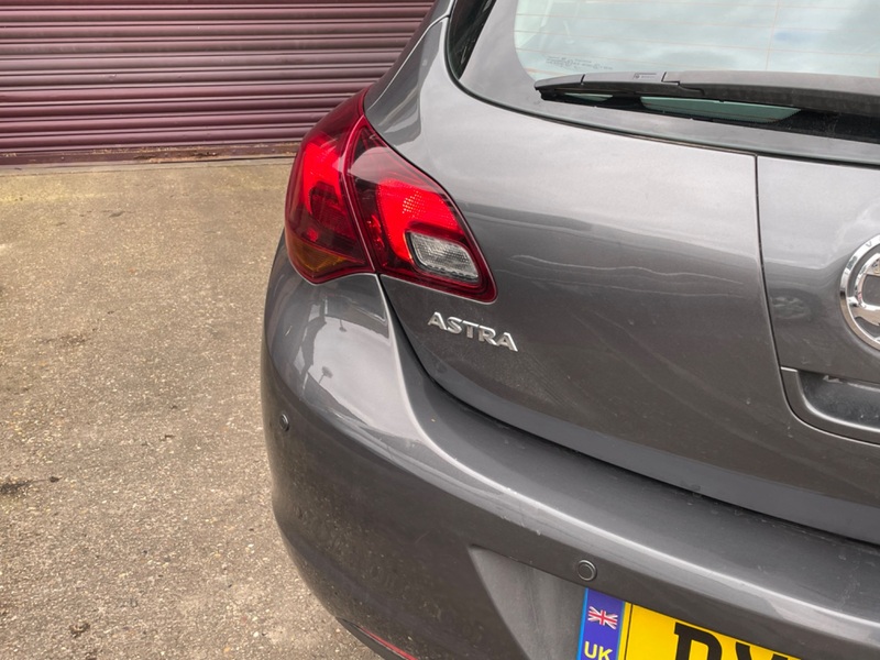 VAUXHALL ASTRA